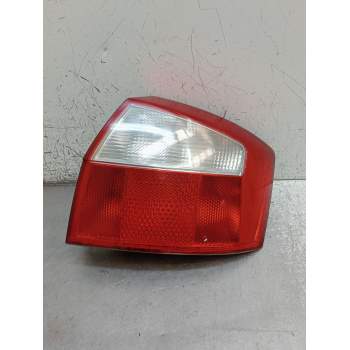 PILOTO TRASERO DERECHO 8E0945096C 2001