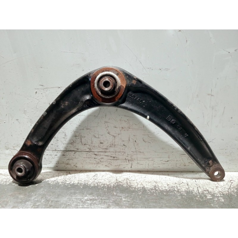 Recambio de brazo suspension inferior delantero derecho para citroen c4 berlina referencia OEM IAM 557451  