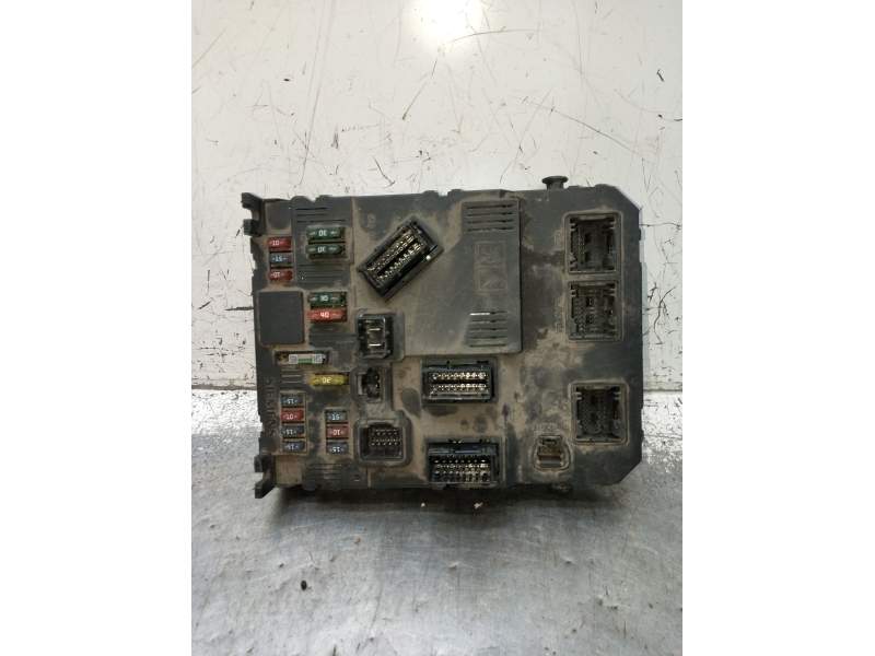 Recambio de caja reles / fusibles para peugeot partner (s1) referencia OEM IAM 9650584580 BSIE0100 