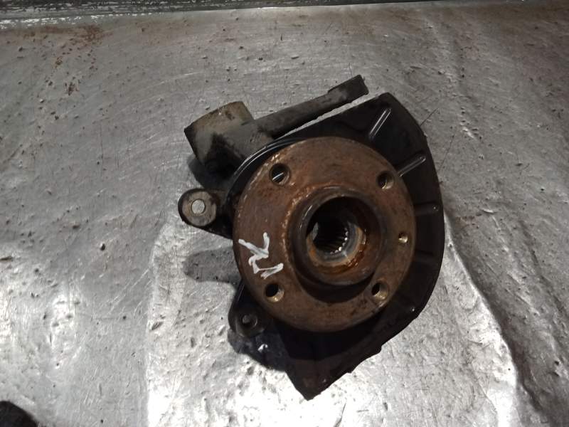 Recambio de mangueta delantera izquierda para skoda felicia ii (6u1) 1.3 referencia OEM IAM  13G 1998