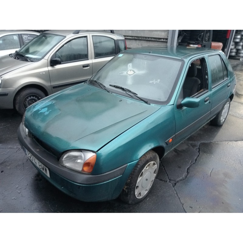 ford fiesta berlina (dx) del año 2000