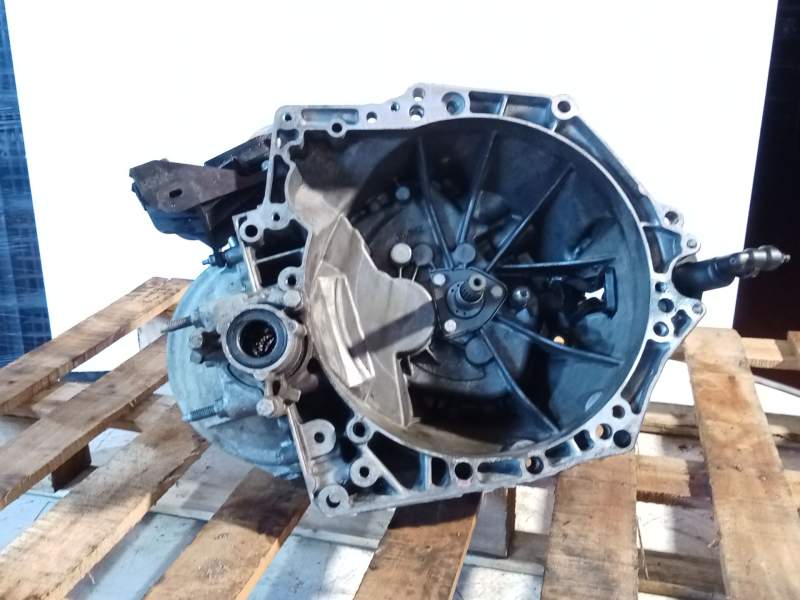 Recambio de caja cambios para peugeot partner tepee 1.6 bluehdi 100 referencia OEM IAM 20ET23 5V 8124490 B