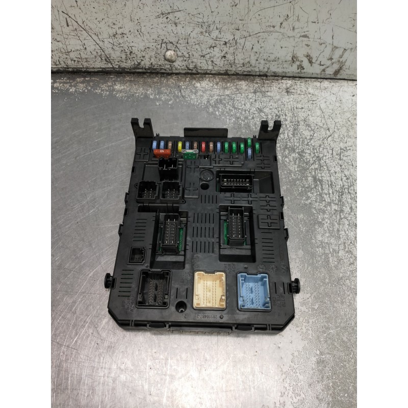 Recambio de caja reles / fusibles para citroen c4 berlina referencia OEM IAM 281208364 F03436207 