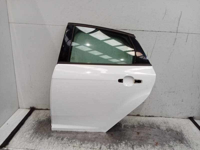 Recambio de puerta trasera izquierda para ford focus iii 1.6 tdci referencia OEM IAM   