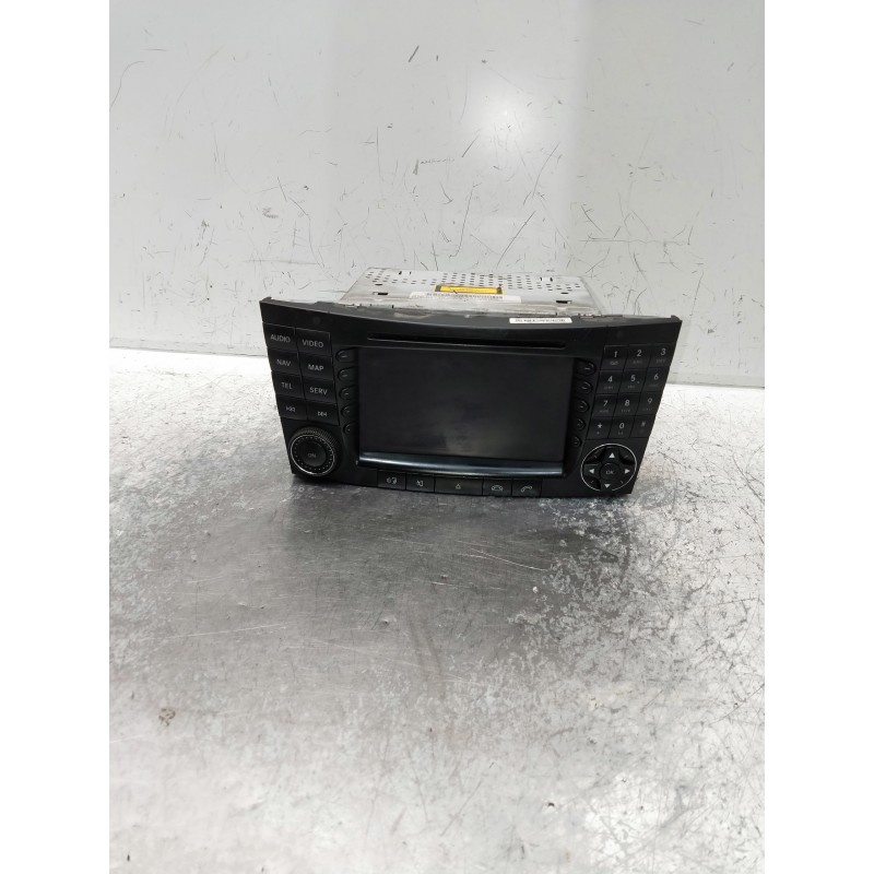 Recambio de sistema audio / radio cd para mercedes clase cls (w219) referencia OEM IAM A2118704789  