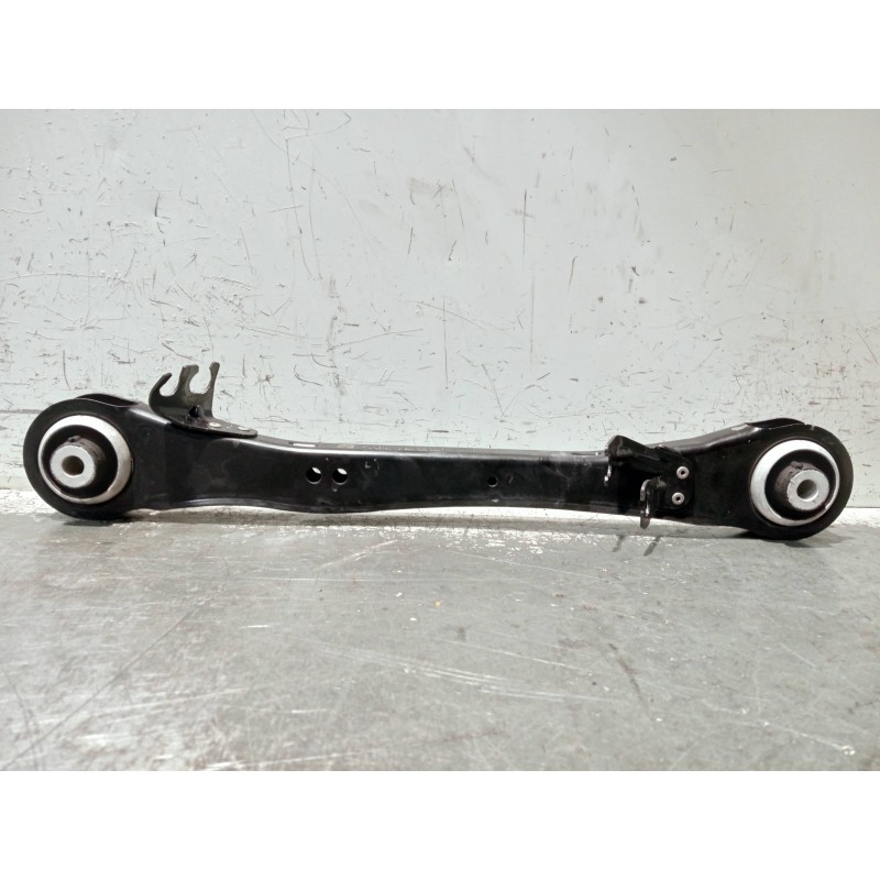 Recambio de brazo suspension inferior trasero izquierdo para volkswagen caddy furgón/kombi referencia OEM IAM 5R3505223D  