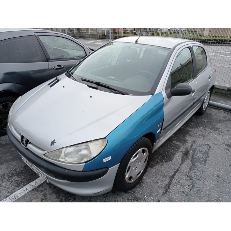 peugeot 206 berlina del año 2002