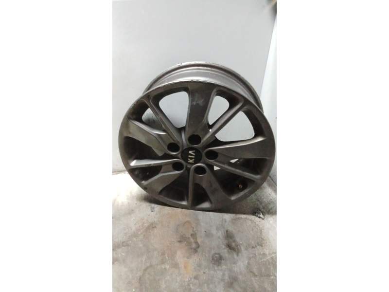 Recambio de llanta para kia carens 1.6 lx referencia OEM IAM 6.5J16 52910D4150 