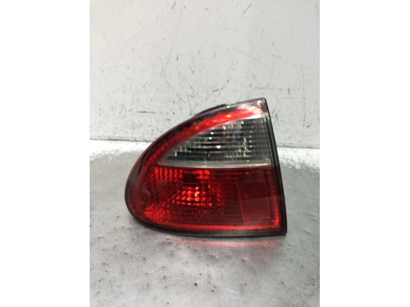 Recambio de piloto trasero izquierdo para seat leon (1m1) 1.9 tdi referencia OEM IAM   1999