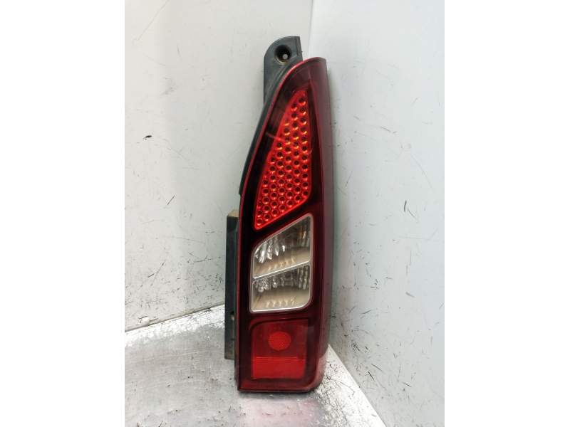 Recambio de piloto trasero derecho para peugeot partner tepee 1.6 bluehdi 100 referencia OEM IAM   2012