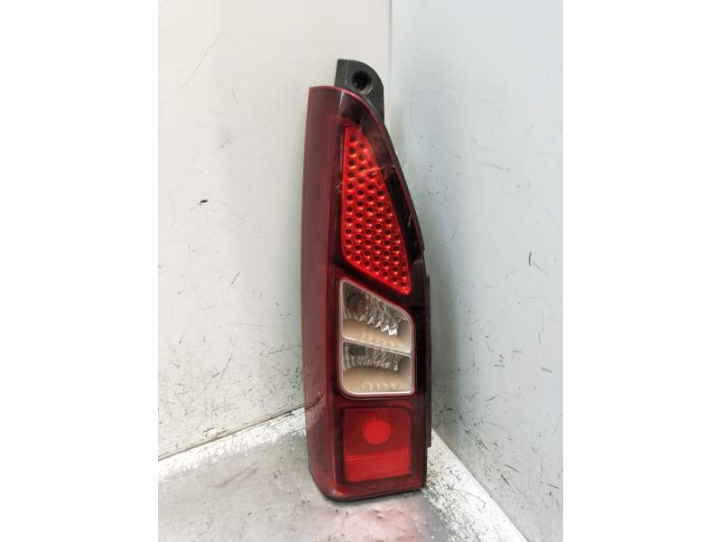 Recambio de piloto trasero izquierdo para peugeot partner tepee 1.6 bluehdi 100 referencia OEM IAM   2012