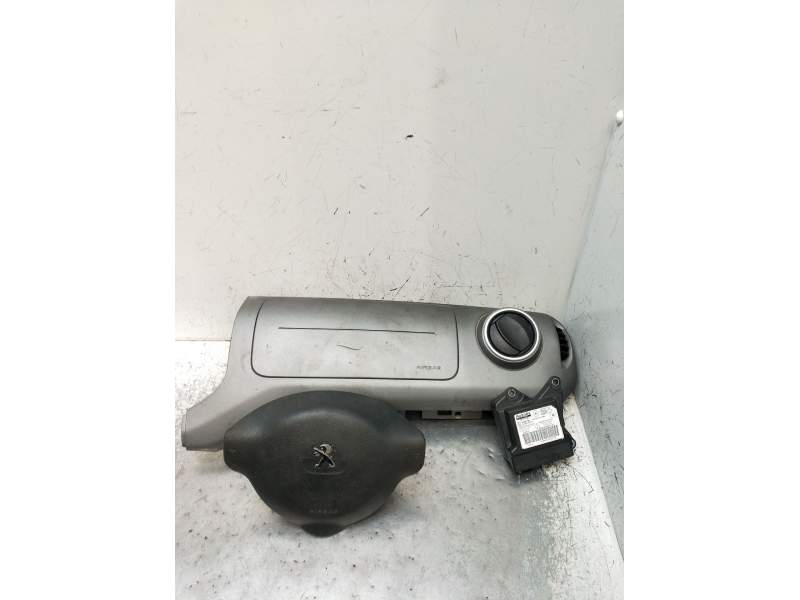 Recambio de kit airbag para peugeot partner tepee 1.6 bluehdi 100 referencia OEM IAM 9803917380  2012