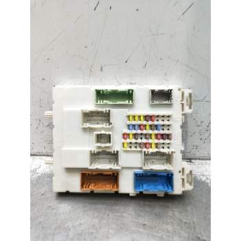 CAJA RELES / FUSIBLES 97RI010012 116RA000084 2011