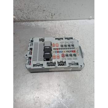 CAJA RELES / FUSIBLES 8X2T14B476BD 7340955340 2007