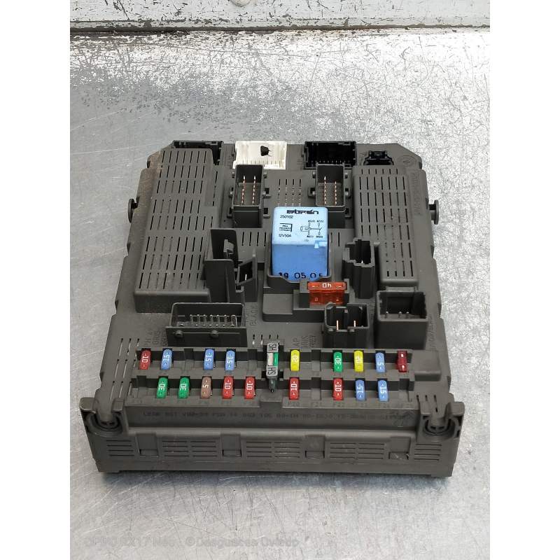 Recambio de caja reles / fusibles para peugeot 807 sr pack referencia OEM IAM 1400310580  
