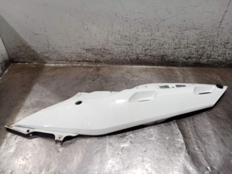 Recambio de molduras traseras para bmw r 1200 r 1200 rt (k26) referencia OEM IAM IZQUIERDA  