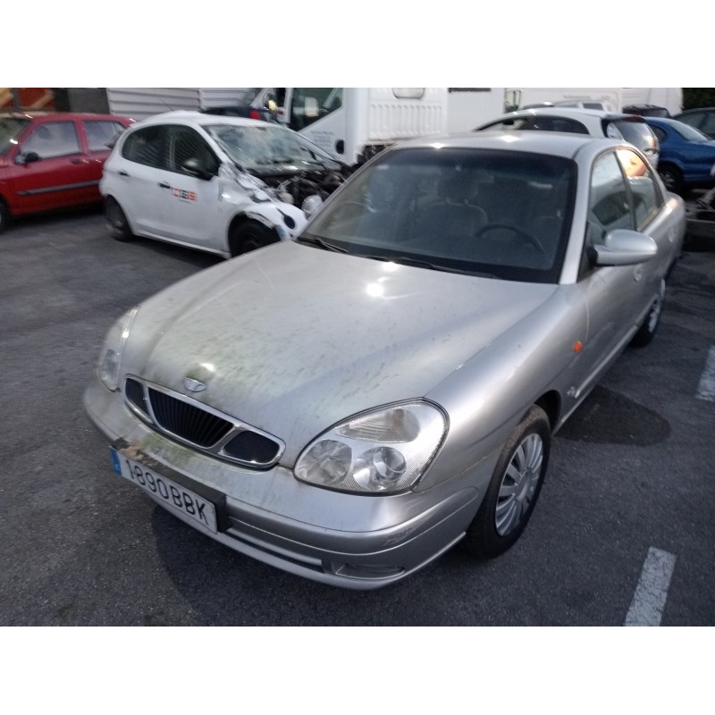 daewoo nubira berlina del año 2000