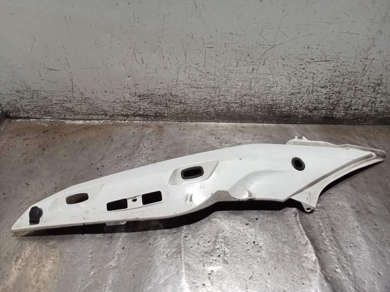 Recambio de moldura para bmw r 1200 r 1200 rt (k26) referencia OEM IAM IZQUIERDA  