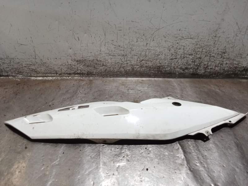 Recambio de moldura para bmw r 1200 r 1200 rt (k26) referencia OEM IAM DERECHA  