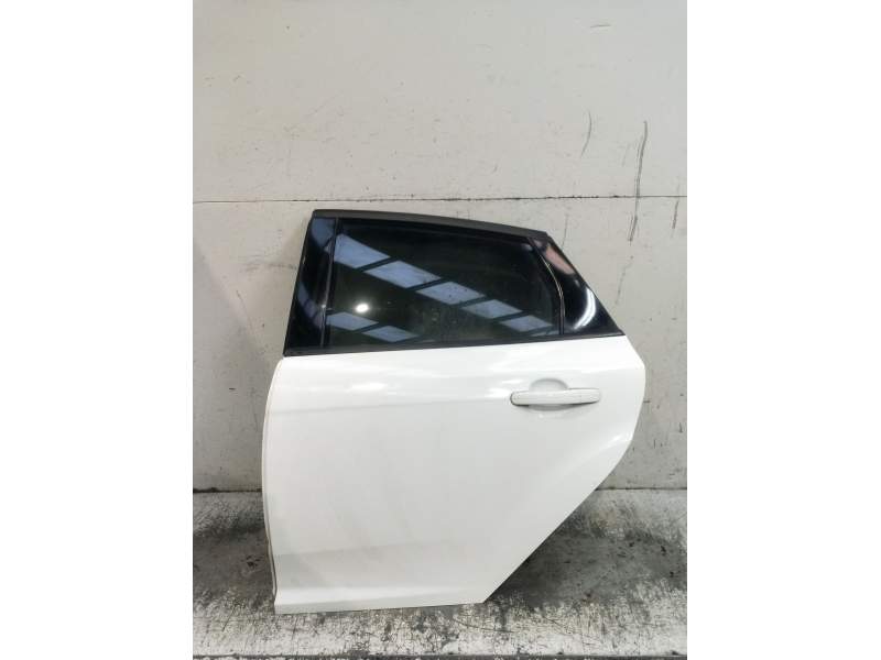 Recambio de puerta trasera izquierda para ford focus iii 1.5 tdci referencia OEM IAM   