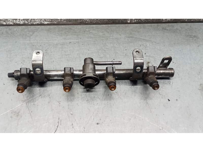Recambio de rampa inyectora para mini mini (r50, r53) cooper referencia OEM IAM  16G 2001