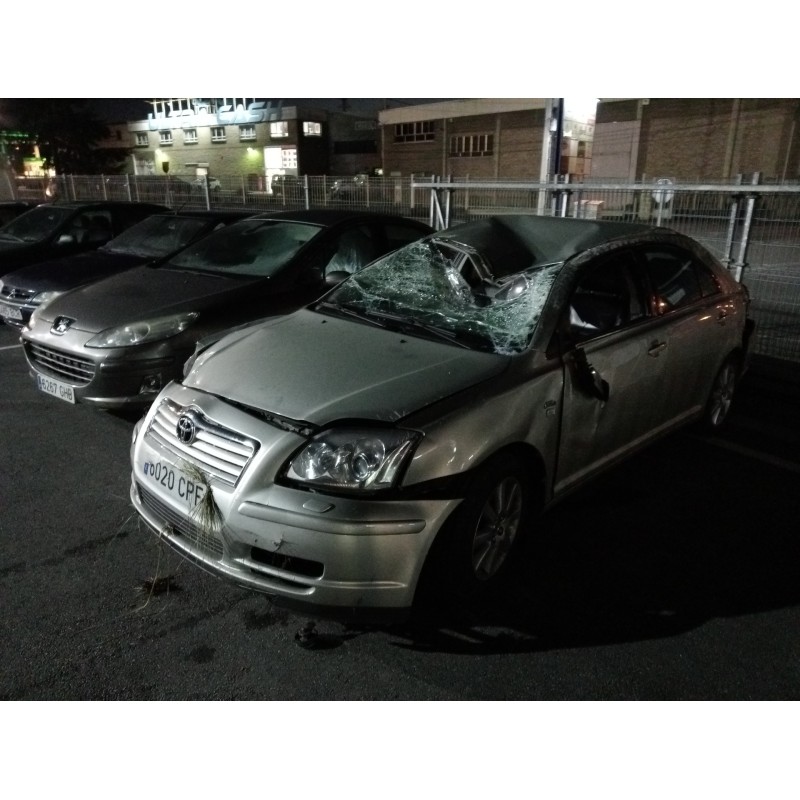 toyota avensis berlina (t25) del año 2003