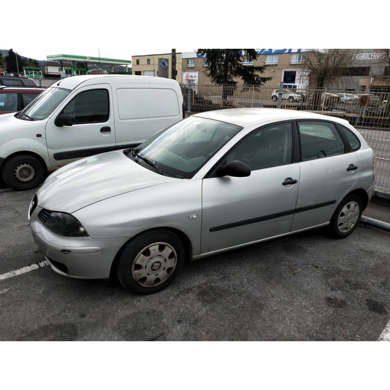 seat ibiza (6l1) del año 2003