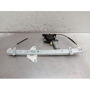 ELEVALUNAS DELANTERO DERECHO 82460B4000 5P 2013