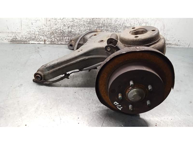 Recambio de mangueta delantera derecha para hyundai trajet (fo) 2.0 referencia OEM IAM  20G 2000
