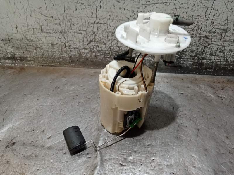Recambio de bomba combustible para kia stonic (yb) 1.2 cvvt referencia OEM IAM 31110H8300  