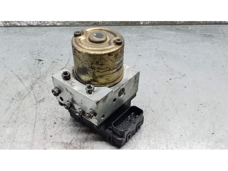 Recambio de abs para hyundai trajet (fo) 2.0 referencia OEM IAM 589103A100 AC04600114 