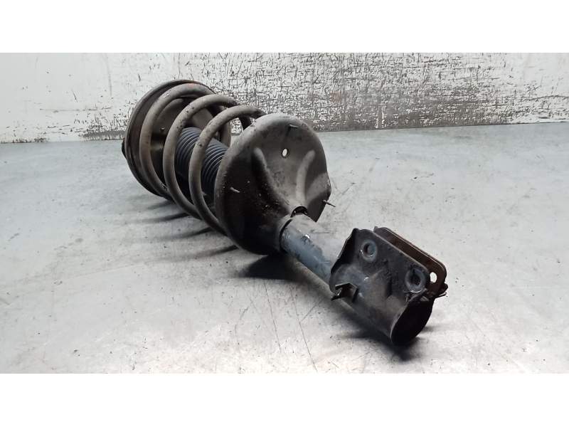 Recambio de amortiguador delantero derecho para hyundai trajet (fo) 2.0 referencia OEM IAM  20G 2000