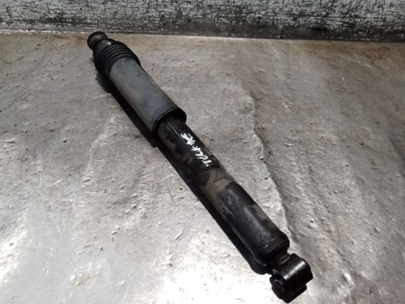 Recambio de amortiguador trasero derecho para ssangyong rodius i 2.7 xdi referencia OEM IAM  27XDI 2005