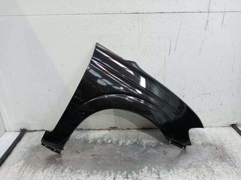 Recambio de aleta delantera derecha para ssangyong rodius i 2.7 xdi referencia OEM IAM   2005