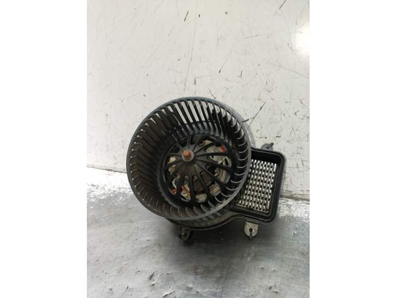 Recambio de motor calefaccion para peugeot 5008 (0u_, 0e_) 1.6 bluehdi 120 referencia OEM IAM T3953002  2012