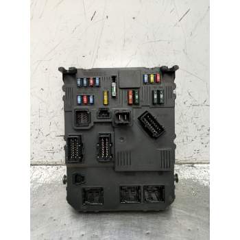 CAJA RELES / FUSIBLES 9657999780 BSIE0200 2004