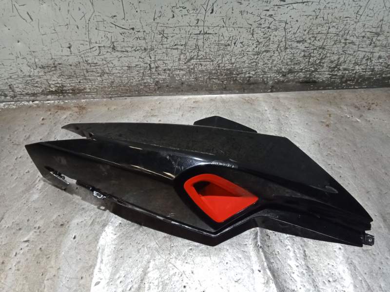 Recambio de moldura para peugeot speedfight 4 125 speedfight 125 referencia OEM IAM 2003004700  