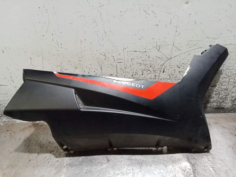 Recambio de moldura para peugeot speedfight 4 125 speedfight 125 referencia OEM IAM DERECHA  