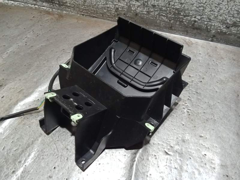Recambio de moldura para peugeot speedfight 4 125 speedfight 125 referencia OEM IAM   