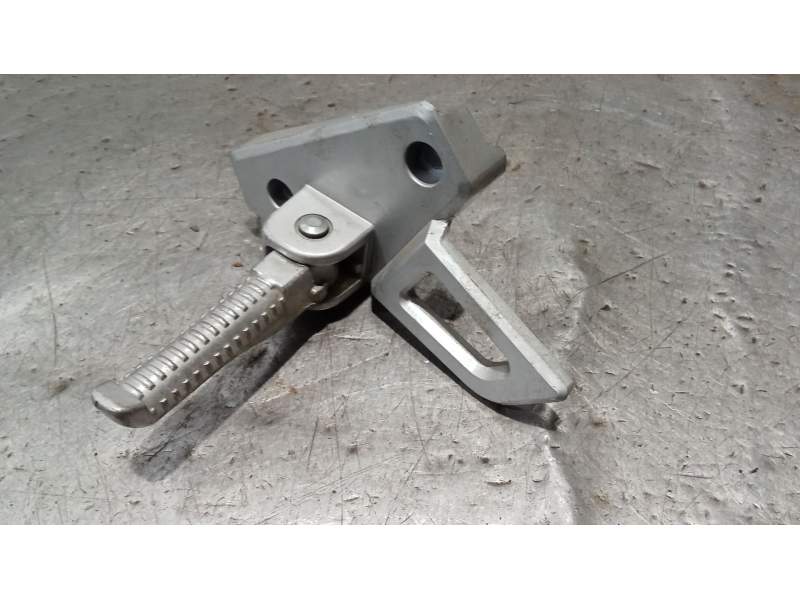 Recambio de estribos laterales para peugeot speedfight 4 125 speedfight 125 referencia OEM IAM IZQUIERDO  