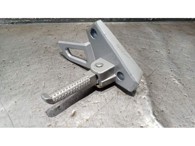 Recambio de estribos laterales para peugeot speedfight 4 125 speedfight 125 referencia OEM IAM DERECHA  