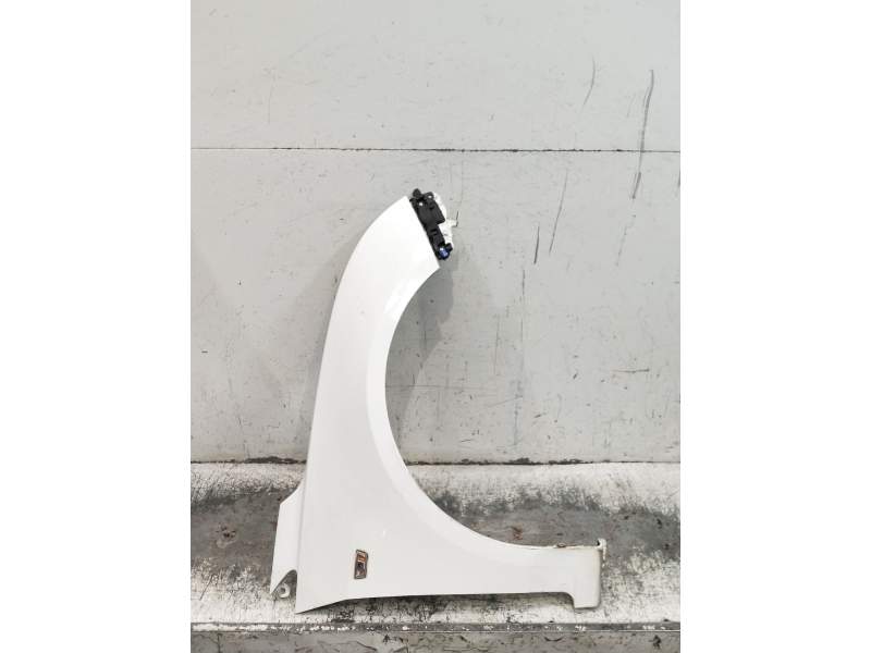 Recambio de aleta delantera derecha para chevrolet cruze (j300) 2.0 cdi referencia OEM IAM   