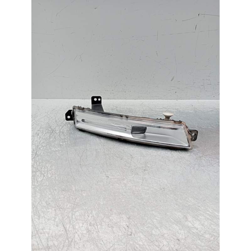 Recambio de faro antiniebla izquierdo para jaguar f-pace referencia OEM IAM 1058001l2 190448  