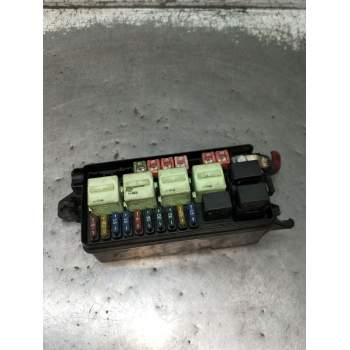 CAJA RELES / FUSIBLES 132947130202 2001