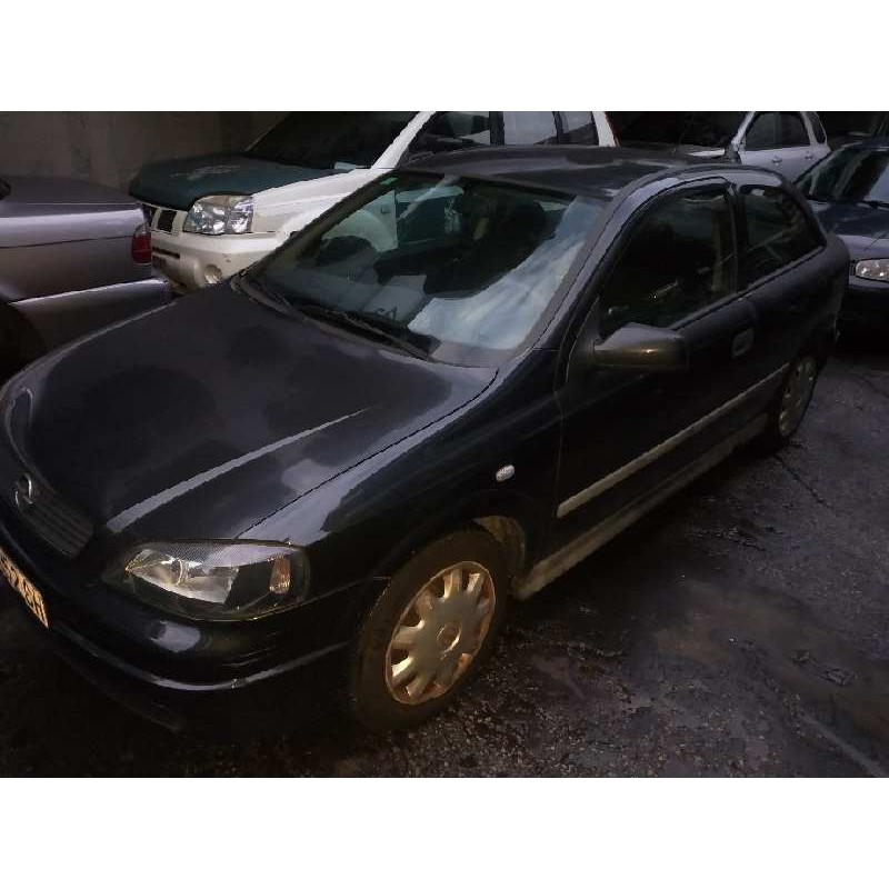 opel astra g berlina del año 2000