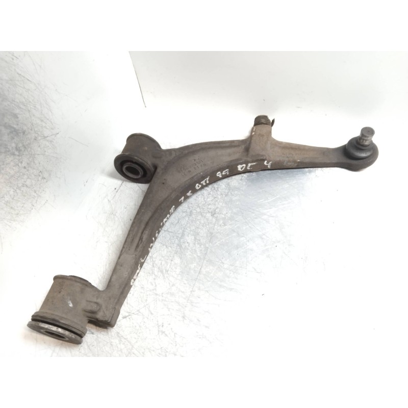 Recambio de brazo suspension inferior delantero derecho para opel movano furgón corto 2.8t referencia OEM IAM   