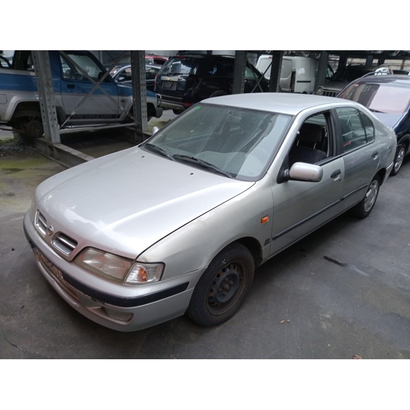 nissan primera berlina (p11) del año 1997