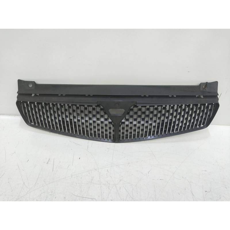 Recambio de rejilla delantera para lancia delta referencia OEM IAM   