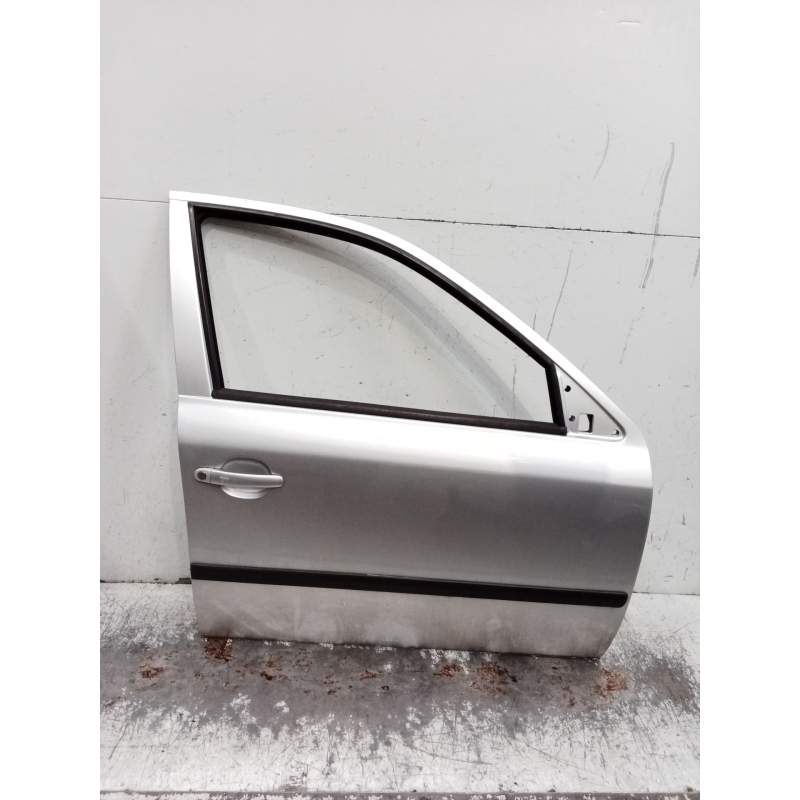 Recambio de puerta delantera derecha para skoda octavia i (1u2) 1.9 tdi referencia OEM IAM  5P 1997