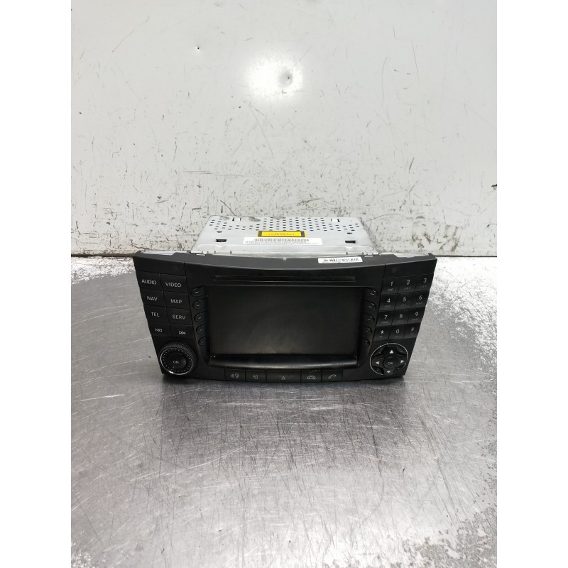 Recambio de sistema audio / radio cd para mercedes clase e (w211) berlina referencia OEM IAM A2118700089  